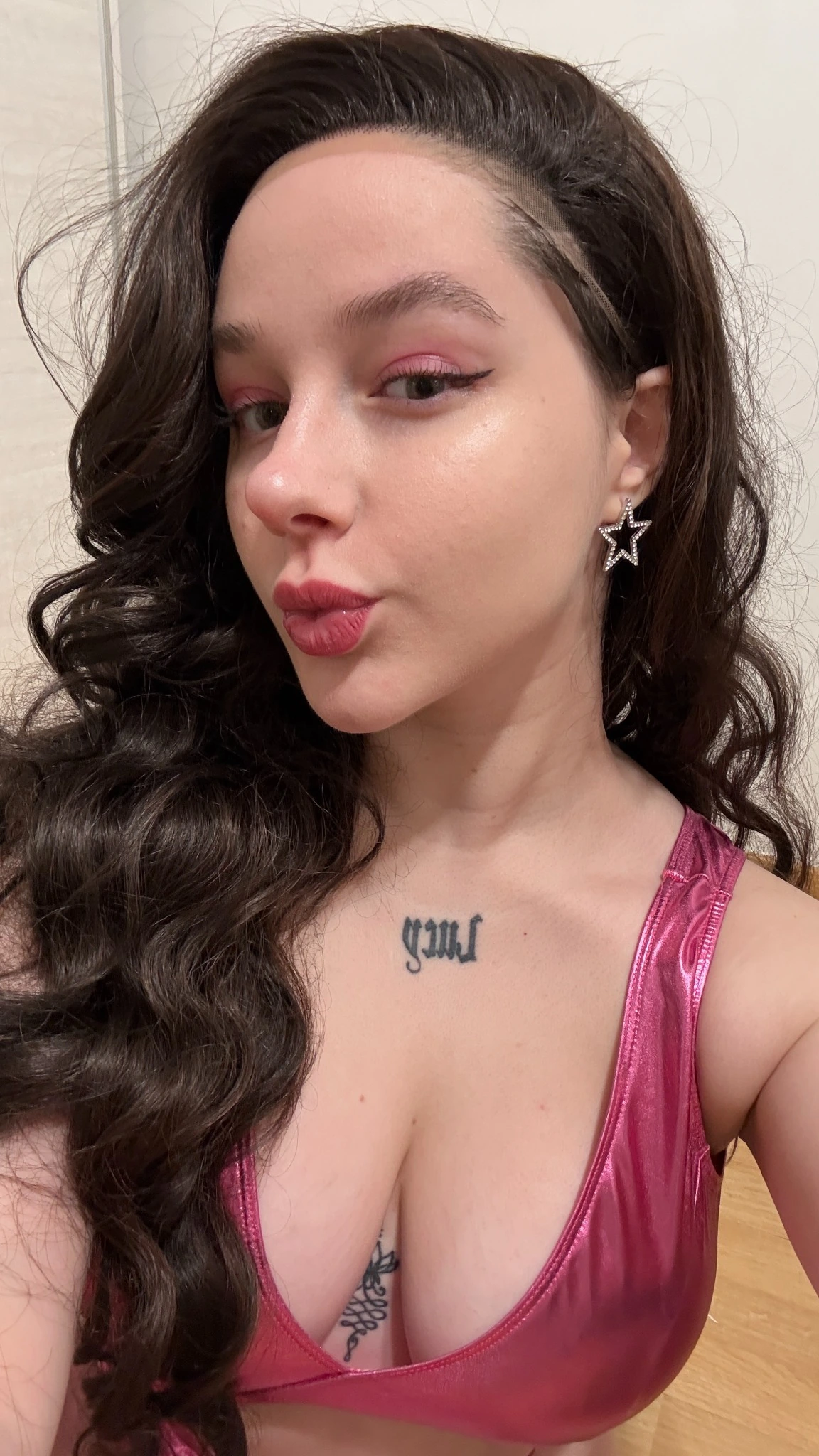 Foxy Uzumaki portrait in a pink top